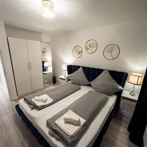 Messe-apartment Fuer 5 Gaeste Mit Balkon Und Lift Hannover