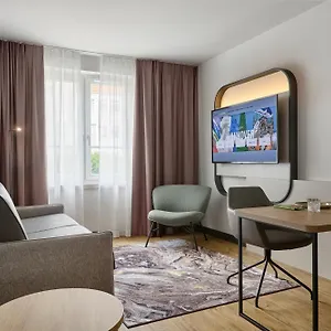 3* Hotell June Six
